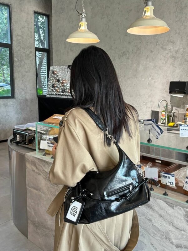 JR1722 HOBO - Gambar 3
