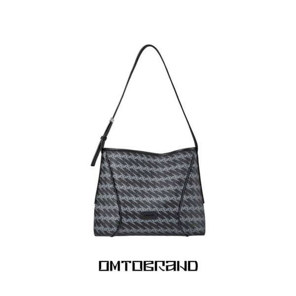 JR3762 Hobo